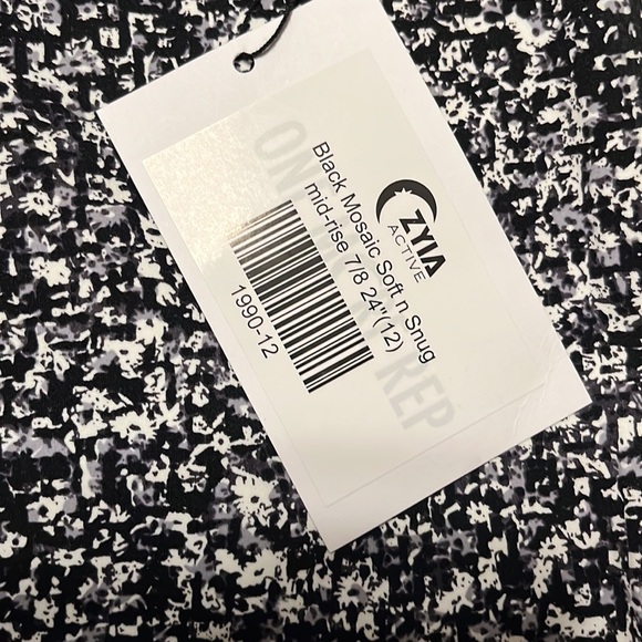 Zyia Soft’n Snug mid rise leggings - Picture 3 of 11